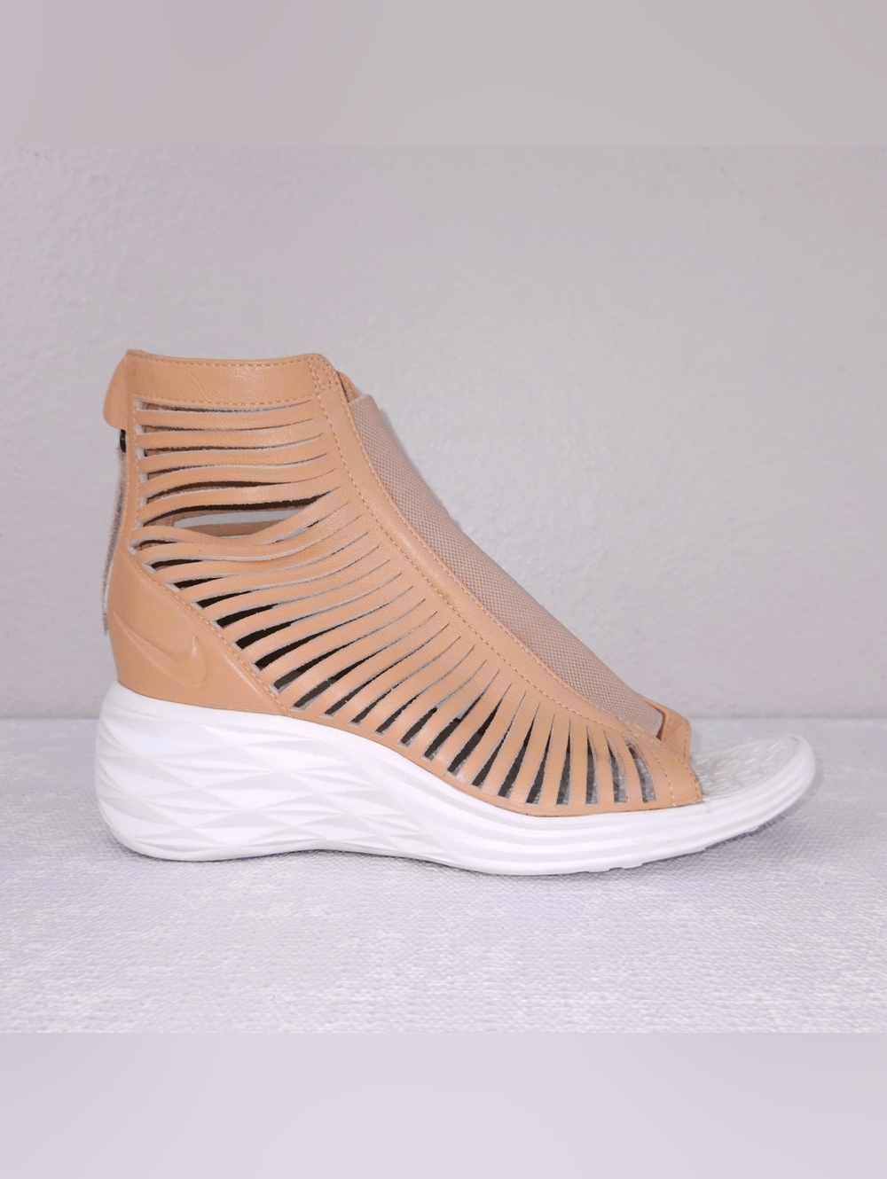 NIKE Lunarsandiator Sky Hi Wedge Gladiator Sandal US 7 Rare!
